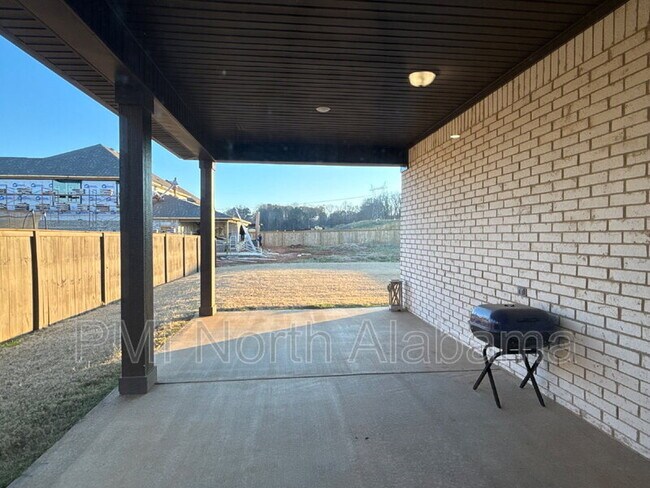 Building Photo - 102 Ranna Dr