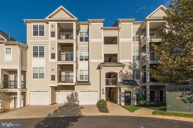 Building Photo - 11371 Aristotle Dr