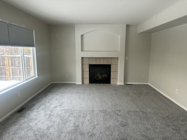 Building Photo - 3159 Heather Glen Dr