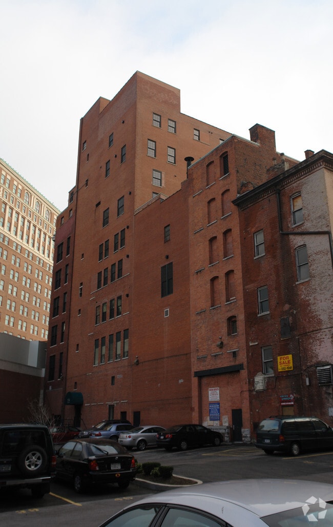 Building Photo - The Belesario