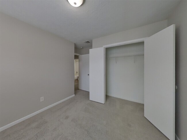 Building Photo - 21135 Wickton Ln