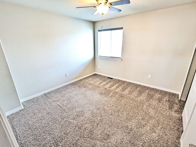 Building Photo - Stunning Modern Home with SHORT TERM LEASE and Breathtaking Mountain Views