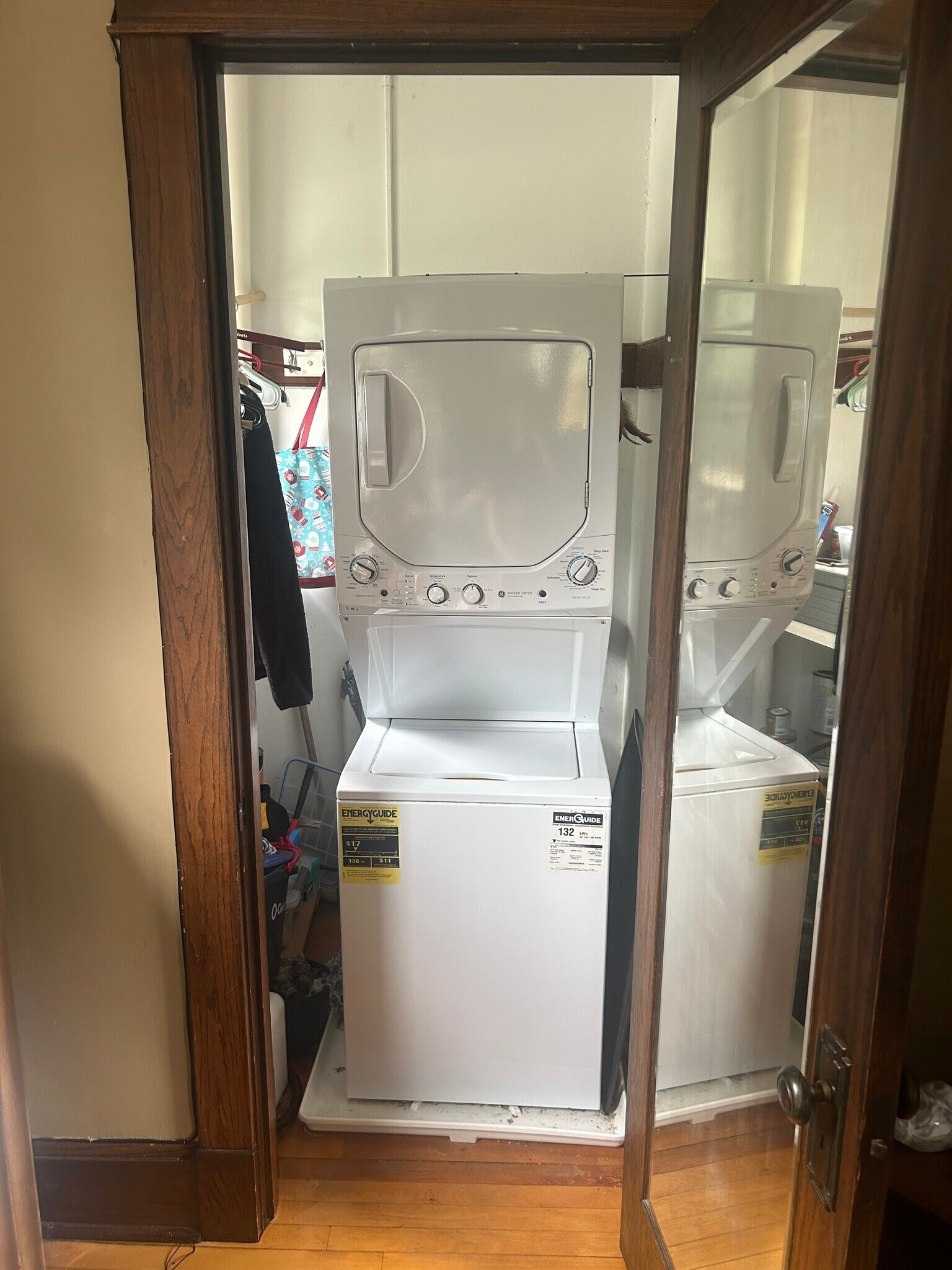 Washer/dryer - 1696 Marshall Ave
