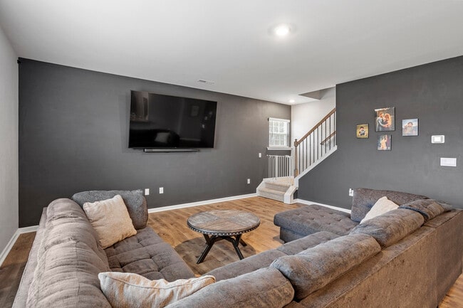 Building Photo - 68 Black Crk Dr