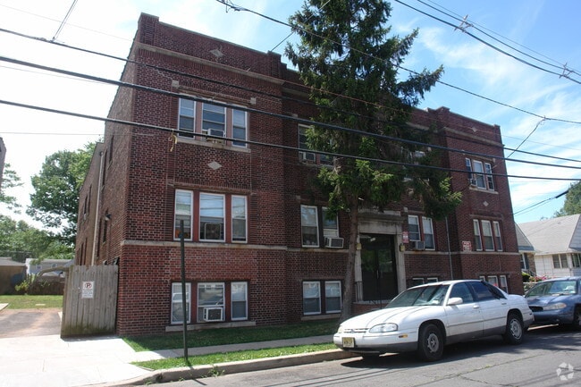 Building Photo - 1017 Chandler Ave