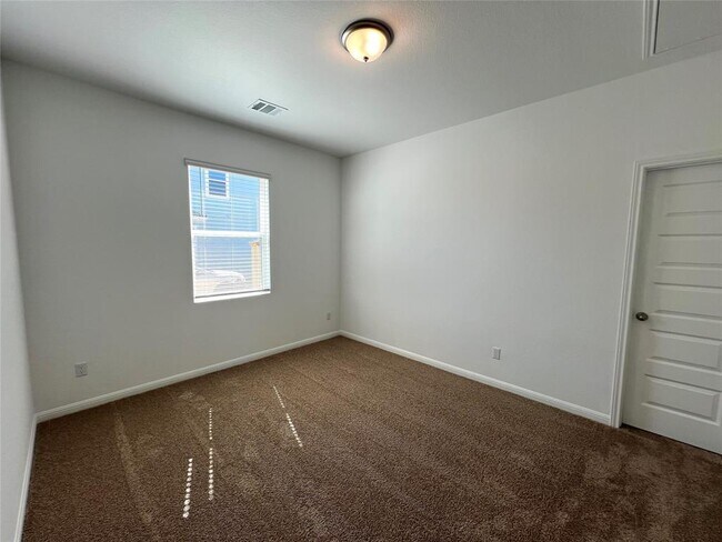 Building Photo - 302 Elm Br Trl
