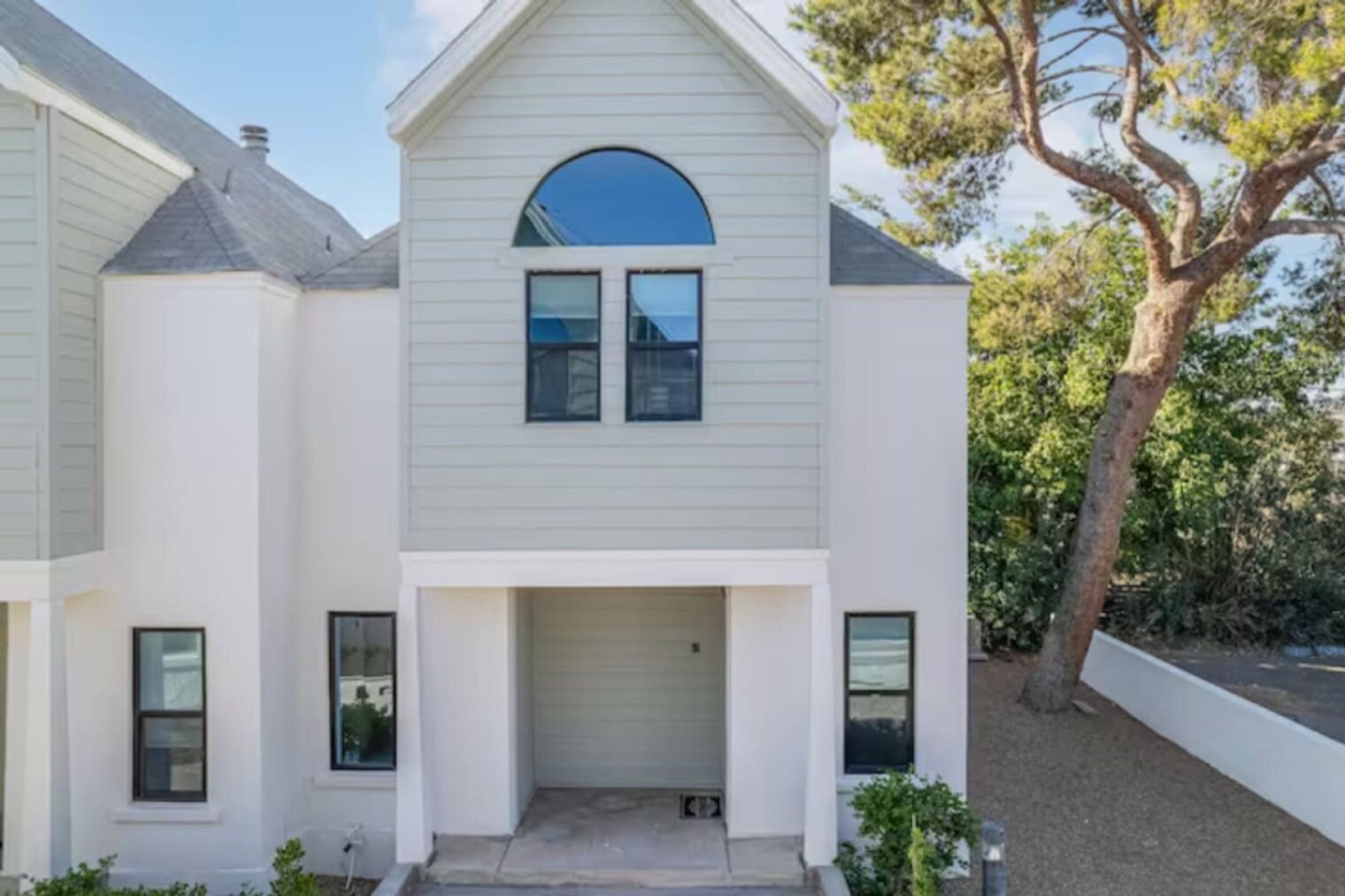 Building Photo - 4641 N 8th Pl