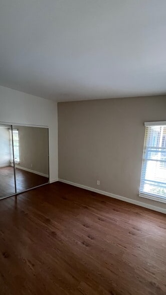 Building Photo - 8722 Delgany Ave