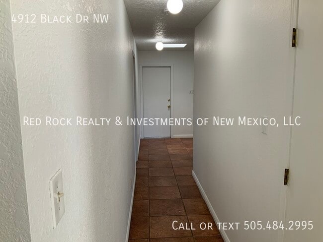 Building Photo - 4912 Black Dr NW