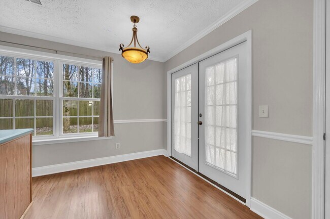 Building Photo - 225 Osmanthus Way