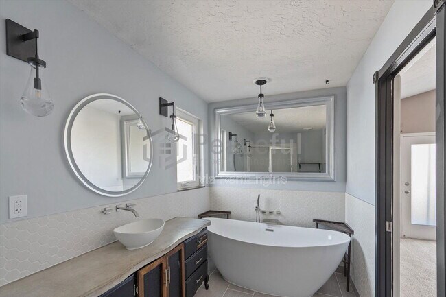 Building Photo - 1235 N 3020 W