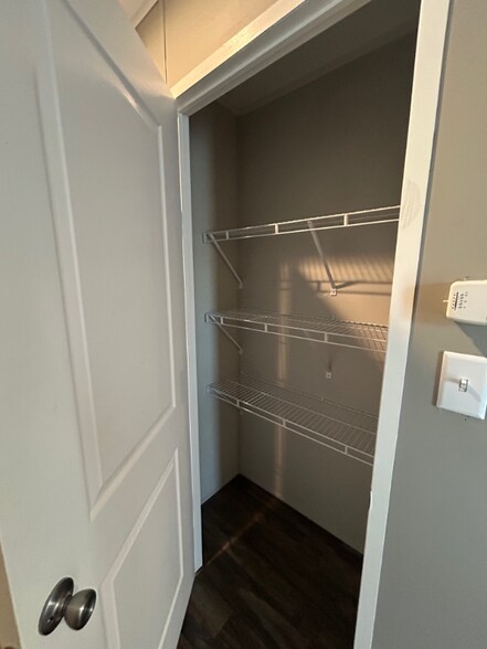 Building Photo - 3200 S Highland Park Dr