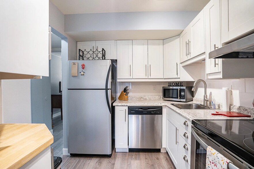 Building Photo - 3567 Kenbrooke Ct