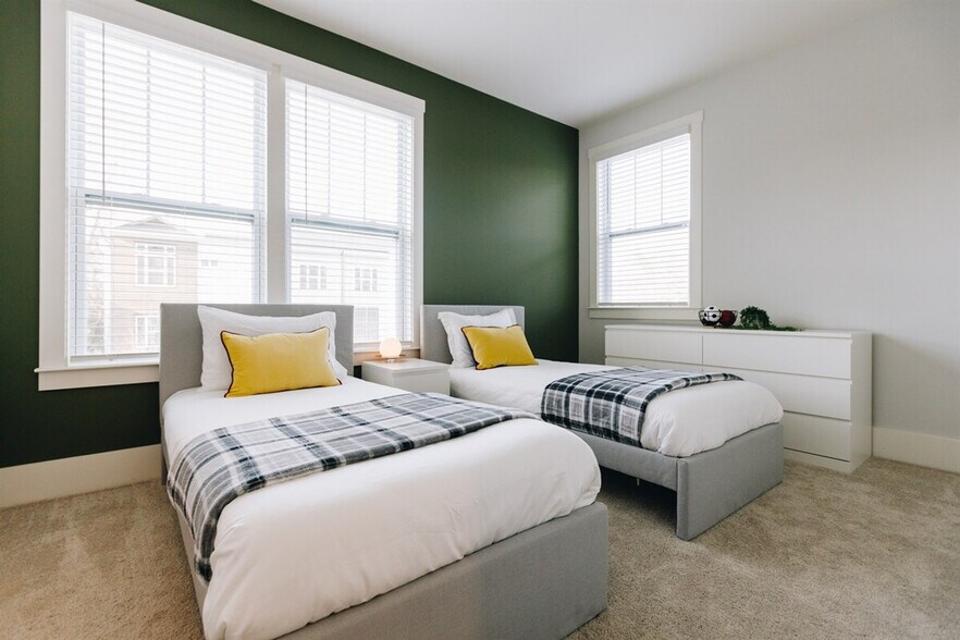 Building Photo - 1122 N Alexander St