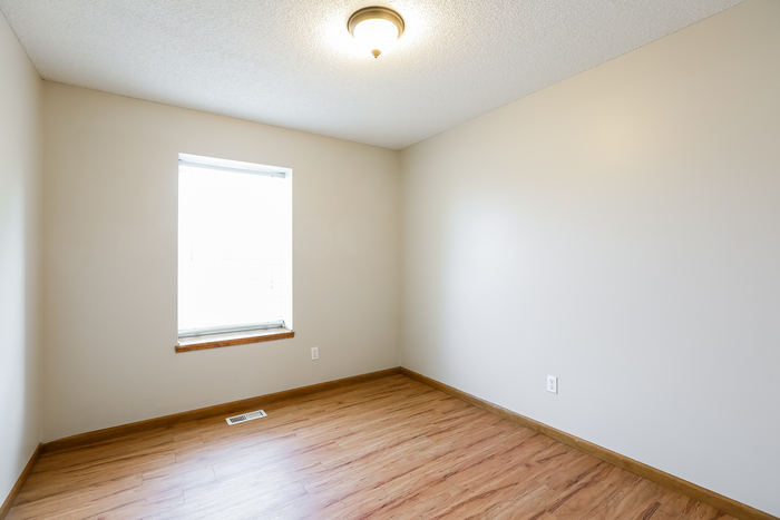 Building Photo - 1303 Magnolia Dr