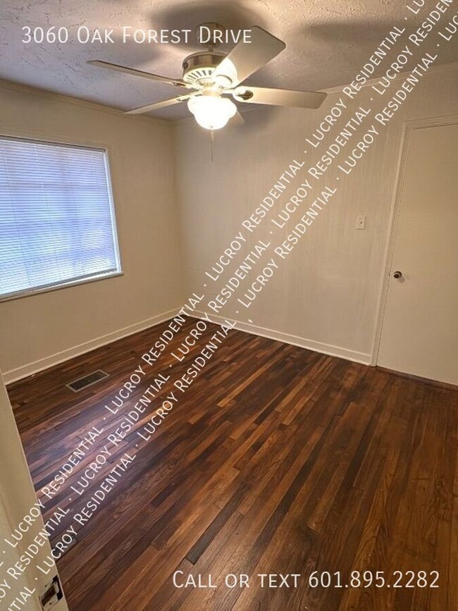 Building Photo - 3-Bedroom Home with Hardwood Floors in Jac...