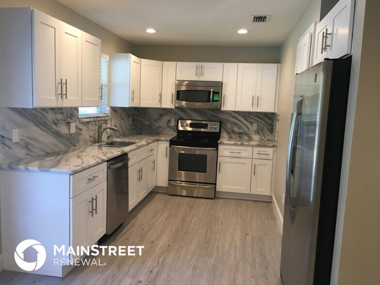 Building Photo - 1410 Gorham St