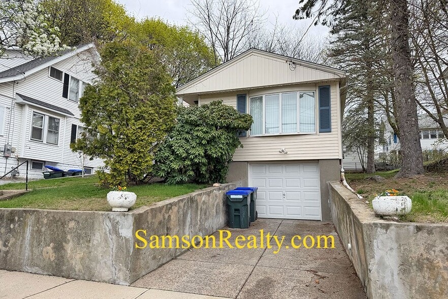 Building Photo - 1189 Smith St