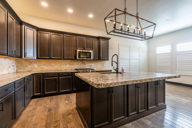 Building Photo - 2094 Two Wood Dr
