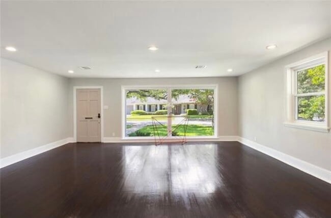 Building Photo - 1755 Oriole St