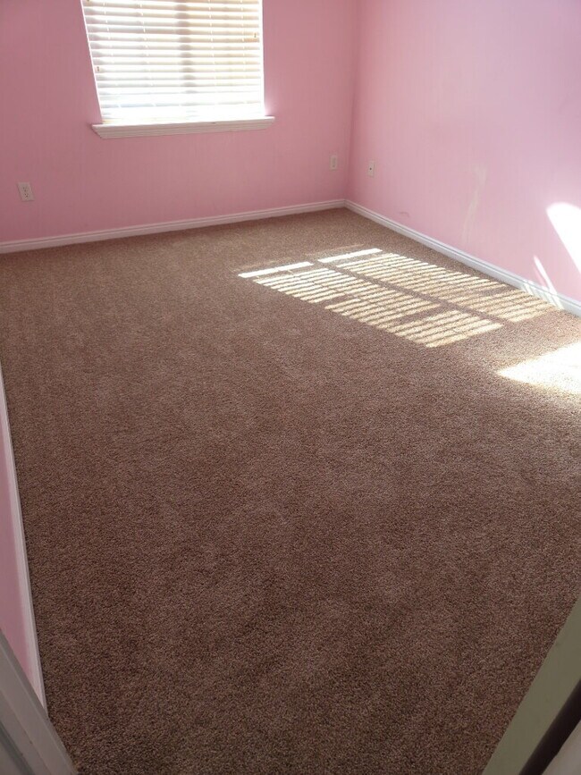 Building Photo - Stylish 3-Bedroom Home in Herriman!