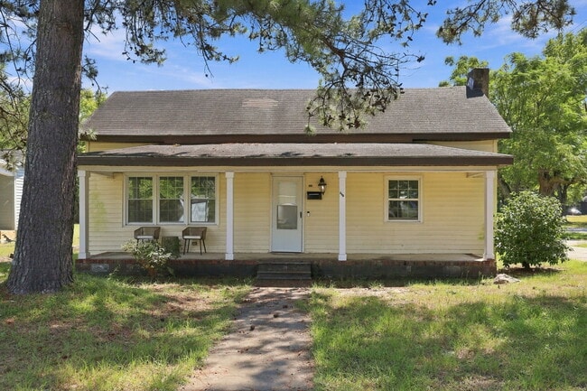 Building Photo - 400 N Magnolia Ave