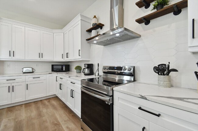 Building Photo - Luxurious 3 Bedroom Condo with Spacious Layout and Prime Location in Tampa, FL!