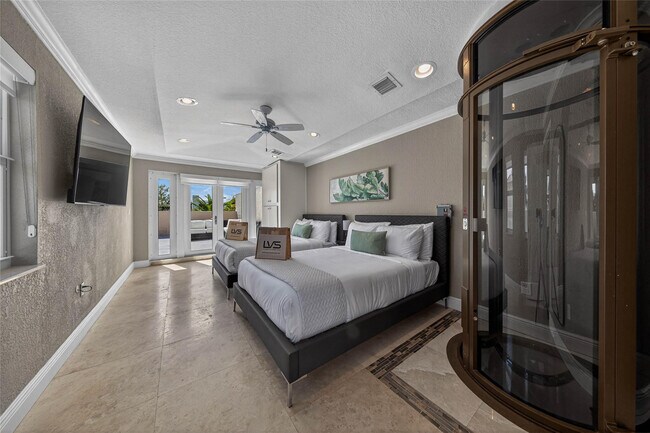 Building Photo - 1215 NE 1st St