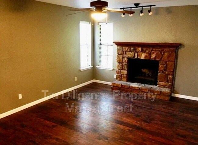 Building Photo - 14327 N Pennsylvania Ave