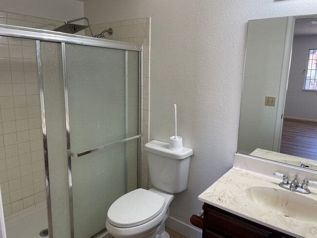 Building Photo - 3 bedroom home in Summerlin North