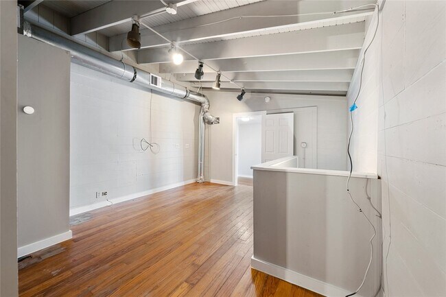 Building Photo - 6911 Avenue O