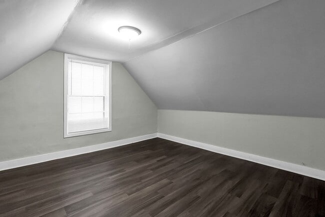 Building Photo - 1032 E 17th Ave