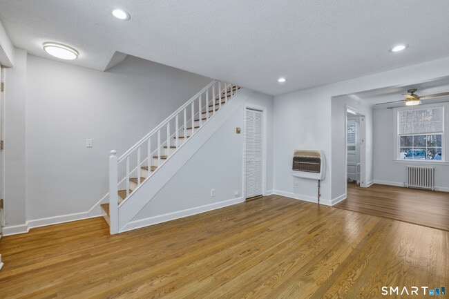 Building Photo - 28 Garden Dr