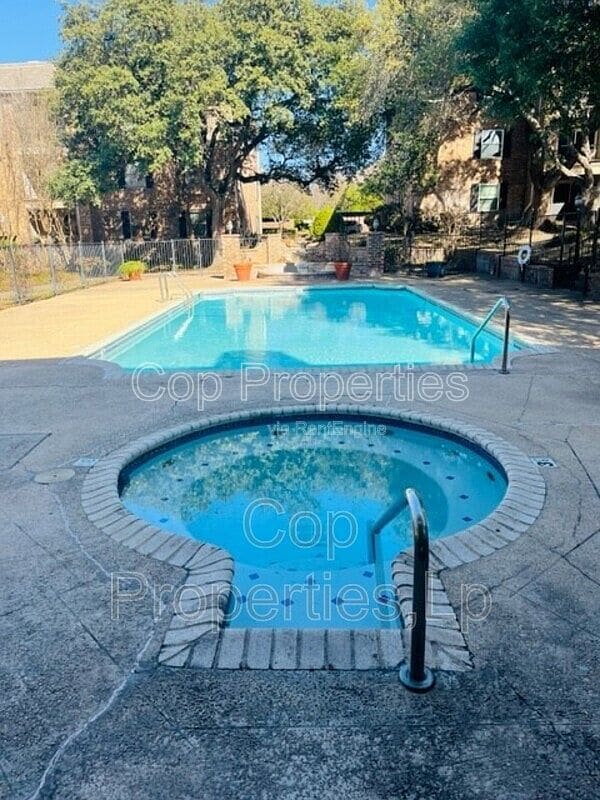 Building Photo - 1819 Babcock Rd