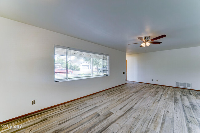 Building Photo - 4201 E Avalon Dr