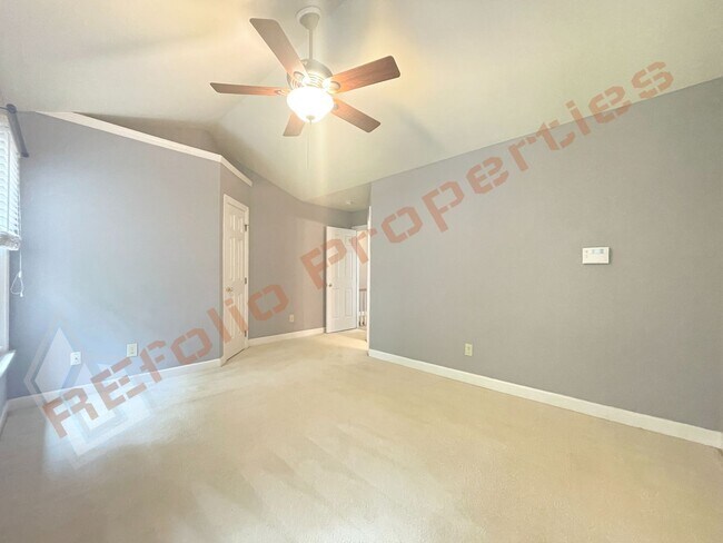 Building Photo - Fantastic Location! Beautiful 2 Bedroom 2....