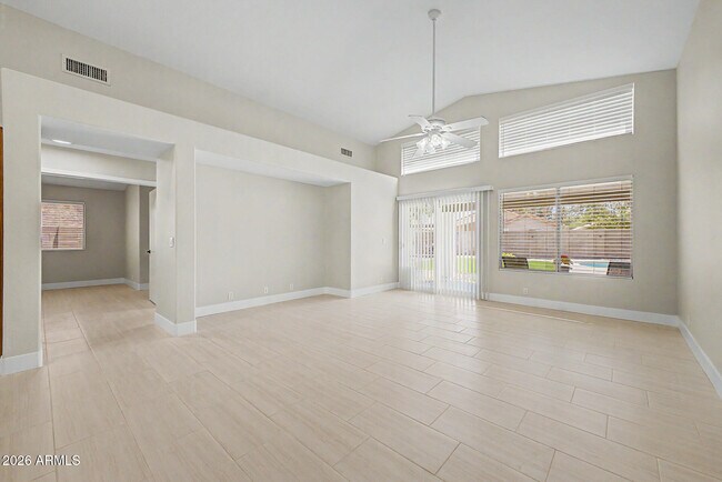 Building Photo - 1439 E Flint St