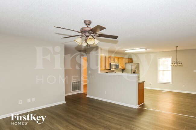 Building Photo - 268 Southaven Ct