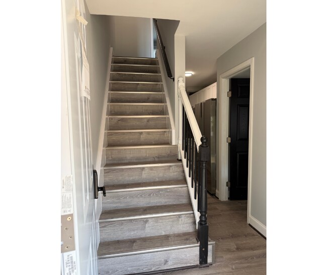 Building Photo - 3236 Lohrs Ln