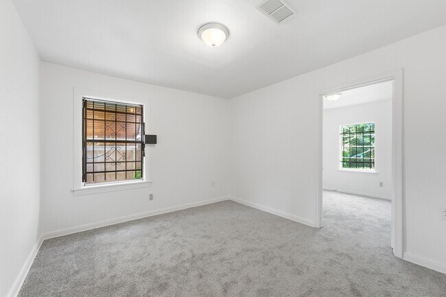 Building Photo - 5326 Wenda St