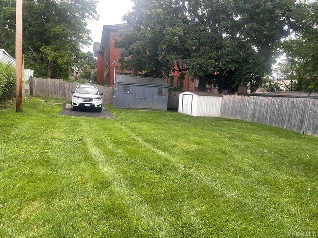 Building Photo - 8 Mansion St