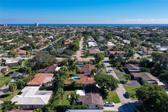 Building Photo - 2011 NE 31st Ct