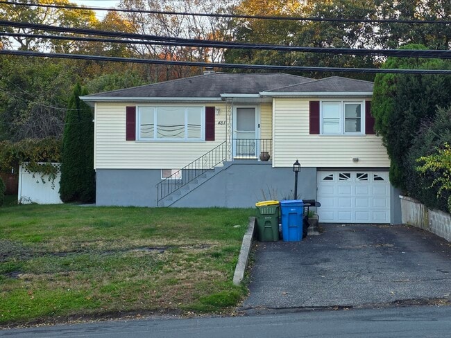 Primary Photo - 481 Bunker Hill Ave