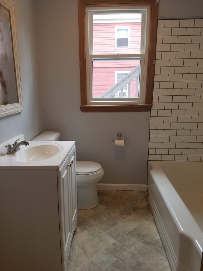 Bathroom - 15 Hollister Street