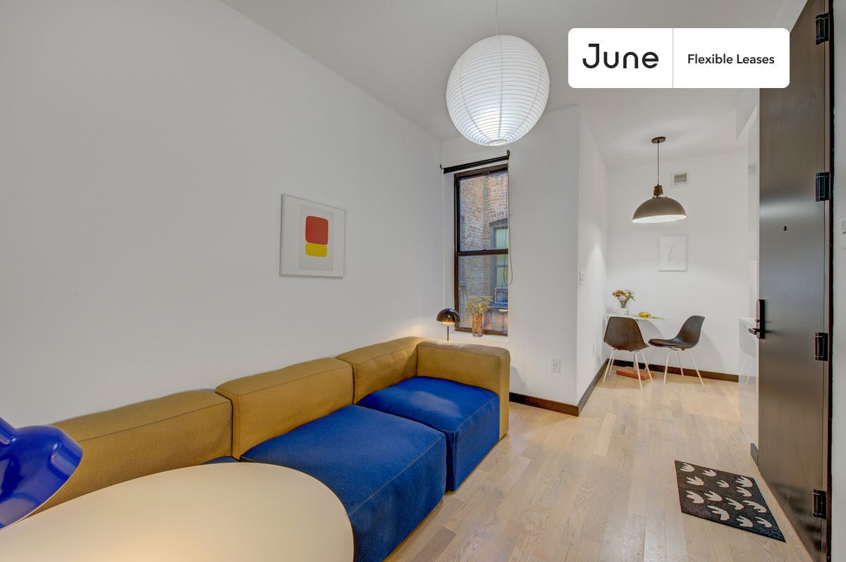 Building Photo - Tranquil ROOM at The Maison Suydam