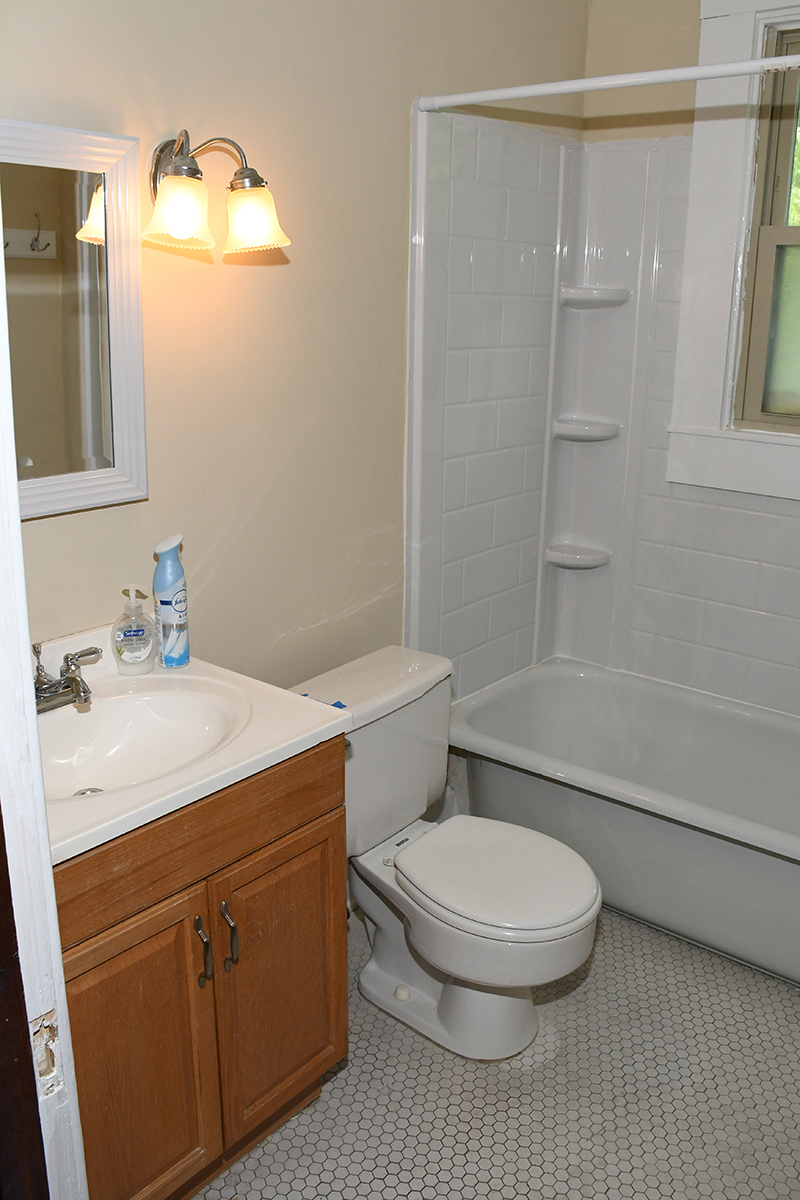 bathroom - 1006 Delta Ave