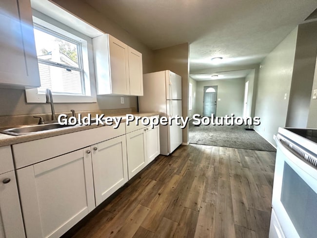 Building Photo - COMING SOON!! Updated 2BR / 1BR Single Fam...