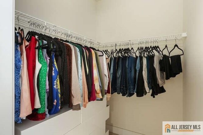 Building Photo - 421 Tavern Rd