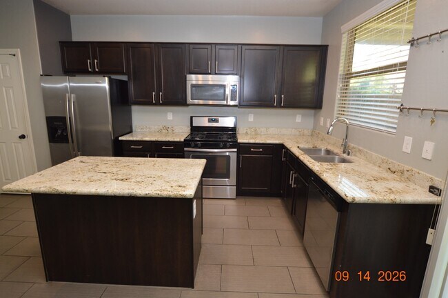 Building Photo - 340 Hillhead Ct