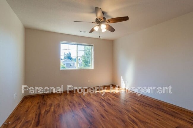 Building Photo - 3604 NE 81st Cir